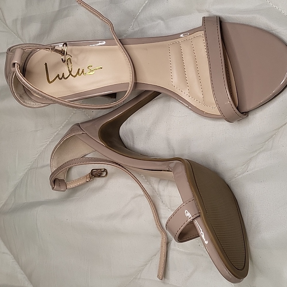 Heels - Picture 3 of 3